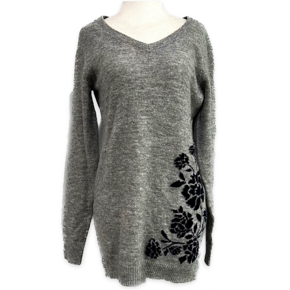 NWT Thyme Long Sleeve Sweater